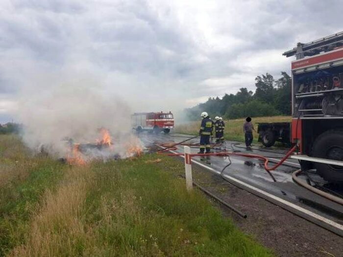 pożar gospodarstwa, świętokrzyskie, Kolonia Grzybów, straż pożarna, gowin, pomorze