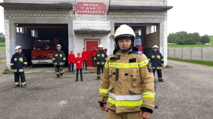 OSP Kleszczowa, wypadki w gospodarstwach, ręka w prasie, pomoc dla strażaka