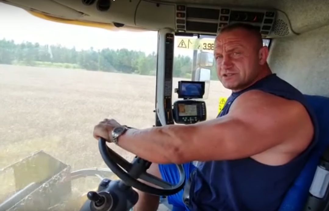 Mariusz Pudzianowski, praca na polu, praca w sadzie, Marcin Tybura