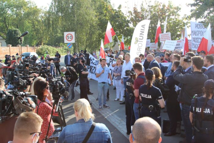 protest rolników w warszawie, siedziba pis, ustawa o ochronie zwierząt, agrounia