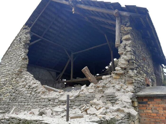 Suchodaniec, poiwiat strzelecki, zawalona stodoła