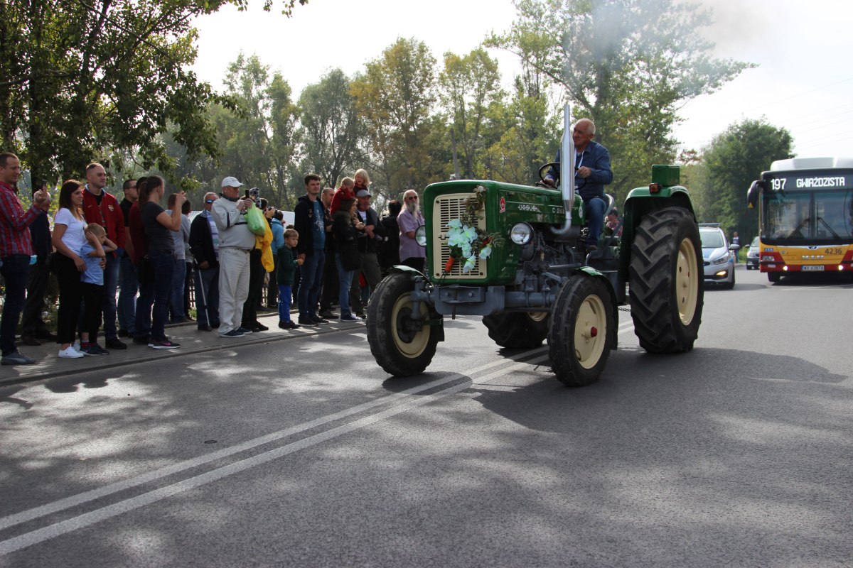 parada zabytkowych ciągników, warszawa, ursus, parada zabytkowych traktorów