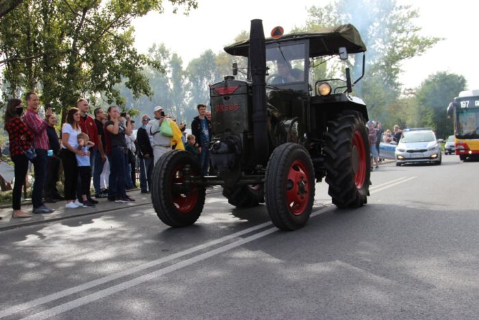 parada zabytkowych ciągników, warszawa, ursus, parada zabytkowych traktorów