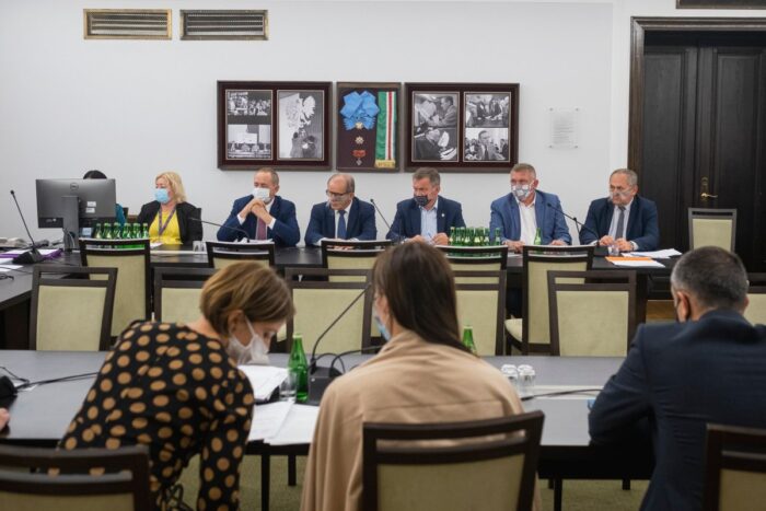 piątka dla zwierząt, ustawa o ochronie zwierząt, ubój rytualny, zwierzęta futerkowe, senat