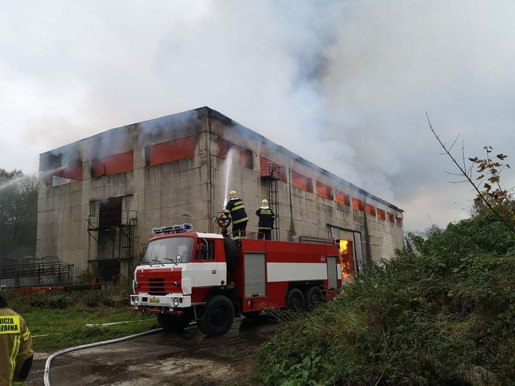 Suchodaniec, poiwiat strzelecki, zawalona stodoła