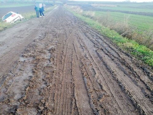 błoto na drodze, Skalbmierz, powiat kazimierski, anna śliwa