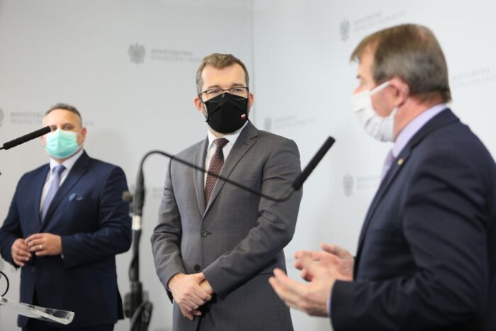 grypa ptaków, bioasekuracja, Krzysztof Niemczuk, Grzegorz Puda i Bogdan Konopka