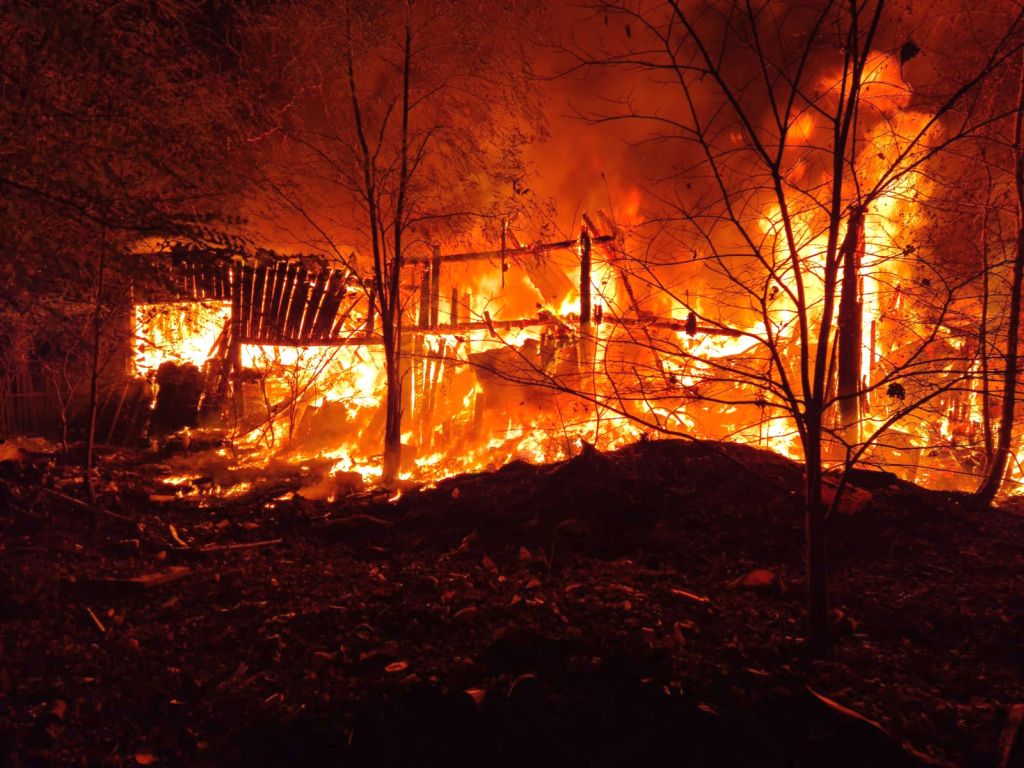 pożar w gminie żabno, policja, małopolskie