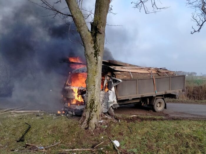 wypadki na drogach, płonące samochody, Samolubie, Krekole, Bydgoszcz