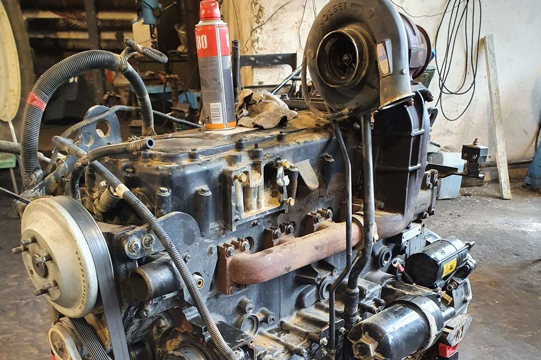 silnik Cursor 9_ New Holland T8.275