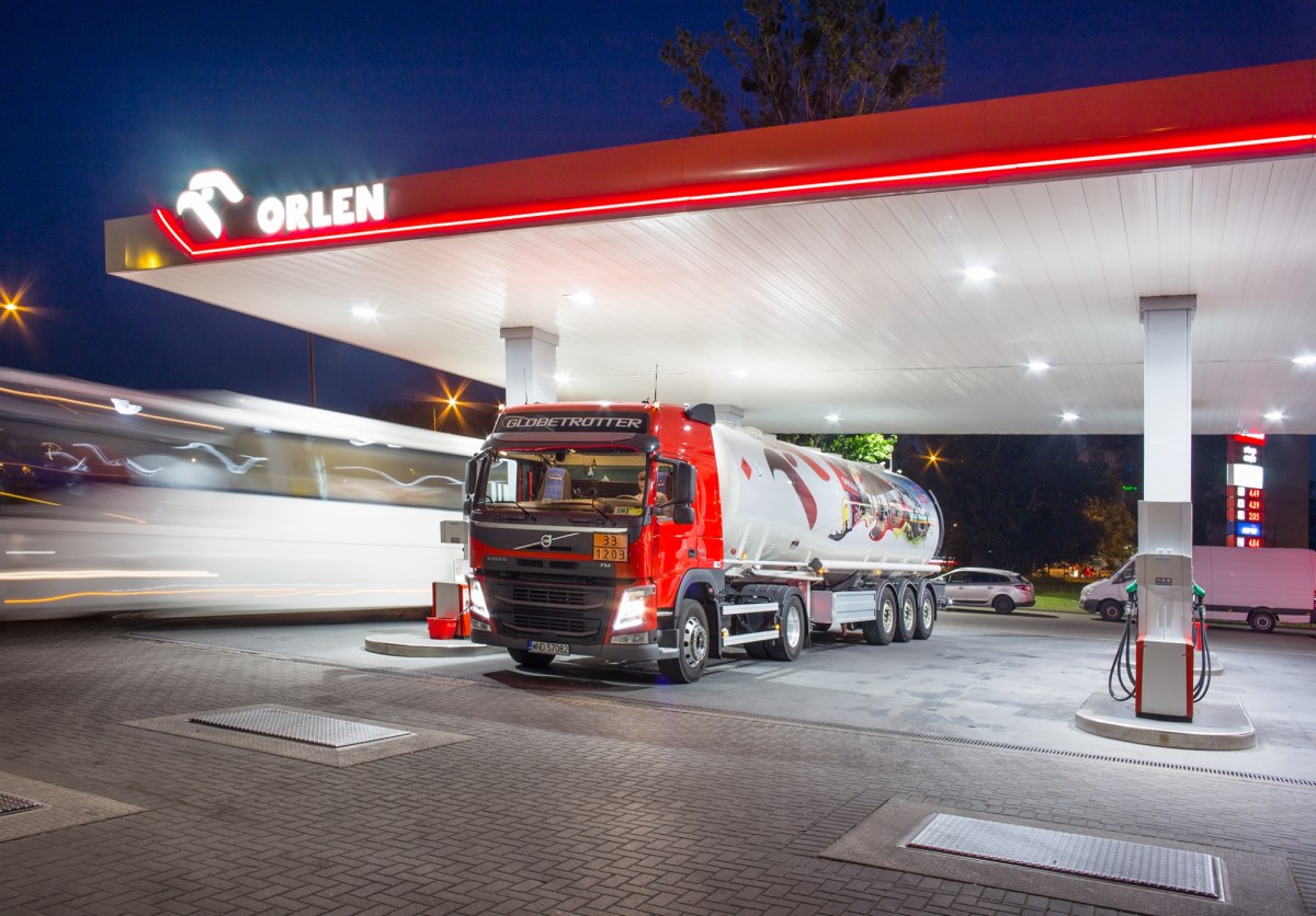 Orlen, OZE, stacja paliw, energia, prąd, inwestycje, fotowoltaika