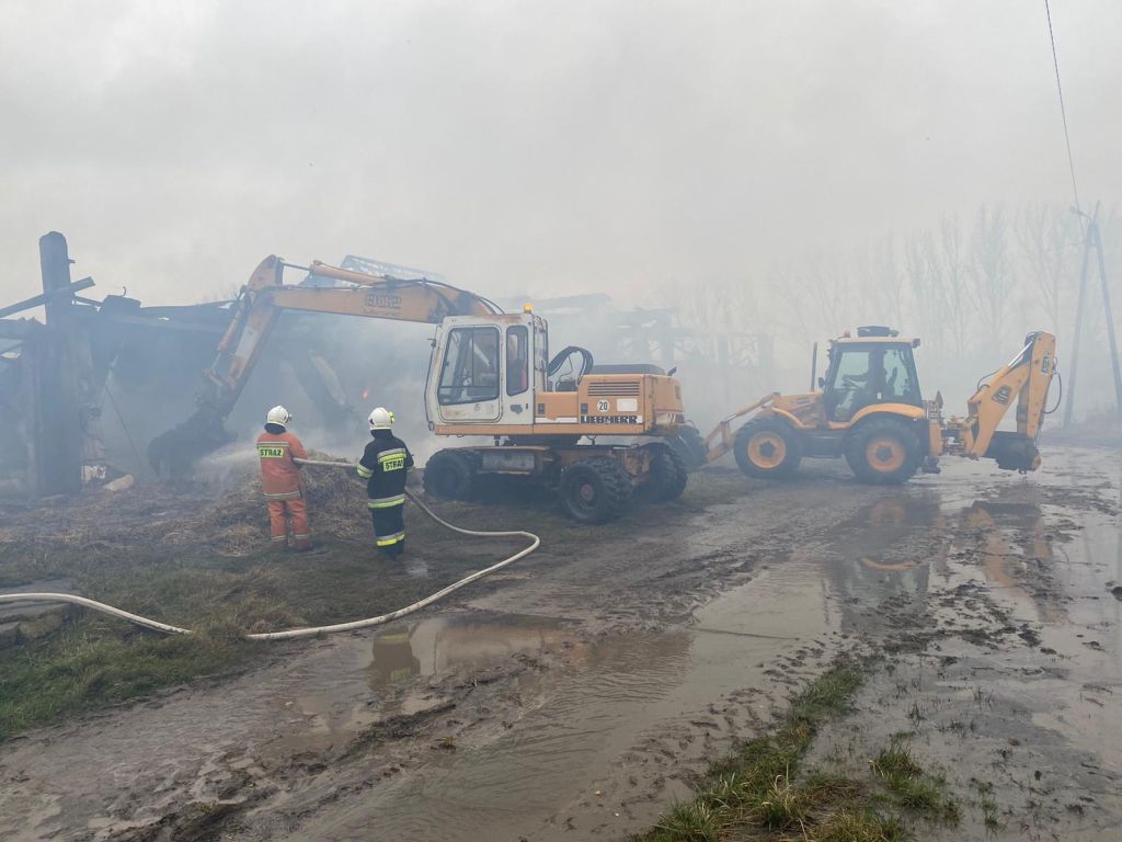 pożar w gospodarstwie, pożar, OSP, strażacy
