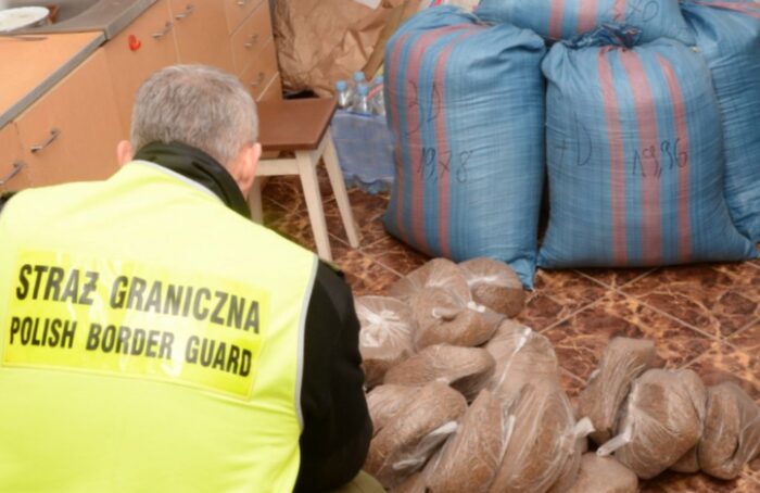 krajanka tytoniowa, karma dla drobiu, straż graniczna, Mirosława Aleksandrowicz