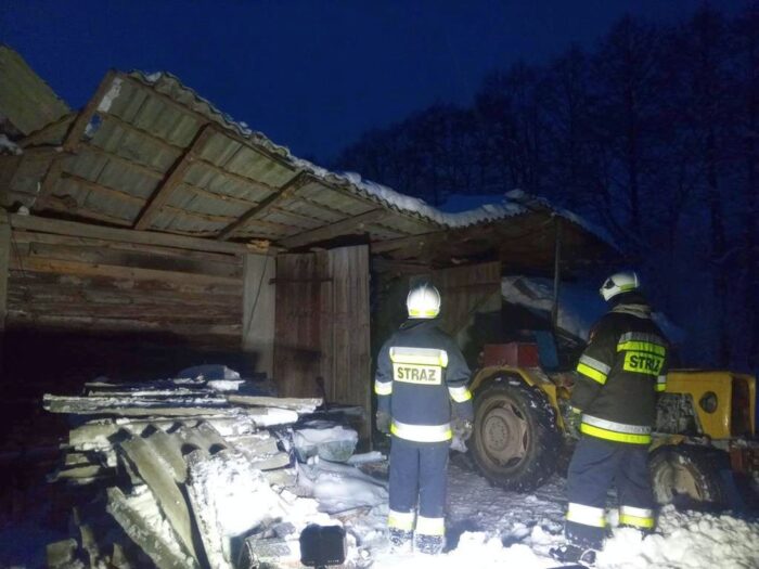 Suchodaniec, poiwiat strzelecki, zawalona stodoła