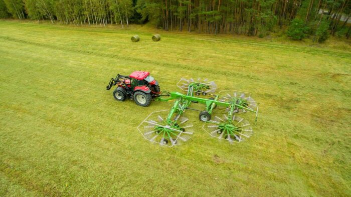 Zgrabiarka czterokaruzelowa Pronar ZKP1400