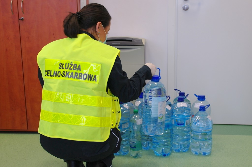bimbrownia, nielegalna produkcja alkoholu, Szudziałowo, powiat sokólski, Krajowa Administracja Skarbowa