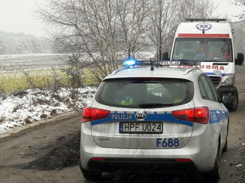 gmina Radymno, mężczyzna utknął w błocie na polu, KPP w Jarosławiu