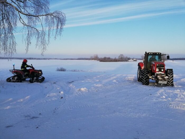 karetki w śniegu, Nienowice, powiat suwalski, gmina Lelkowo, powiat braniewski,