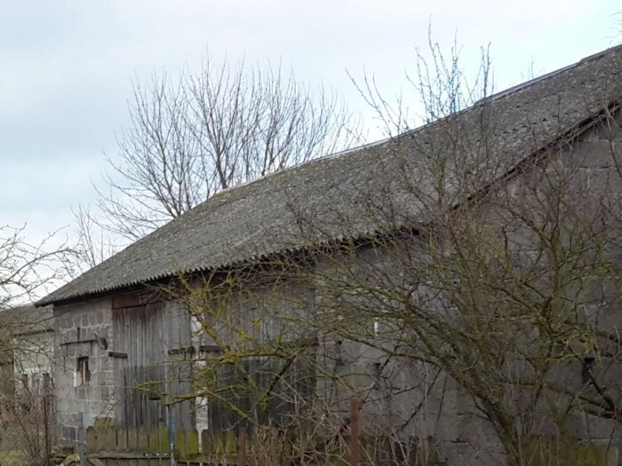 Suchodaniec, poiwiat strzelecki, zawalona stodoła