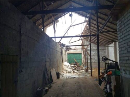 Sidra, powiat sokólski, zawalona stodoła, odśnieżanie dachów