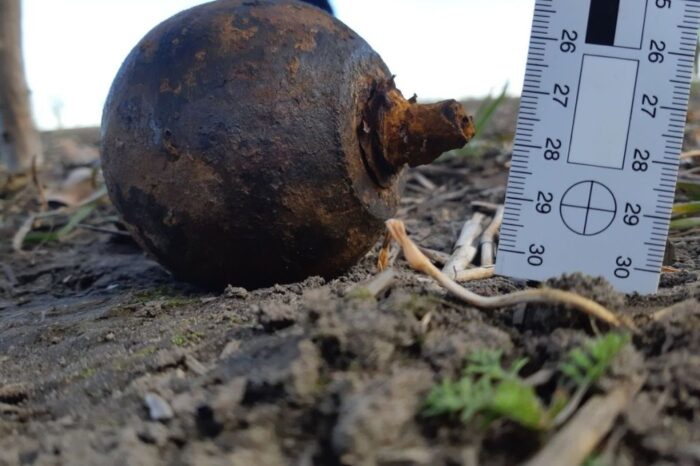 Izabella Drobniecka, popowo, Granat AG-2, niewybuchy na polach