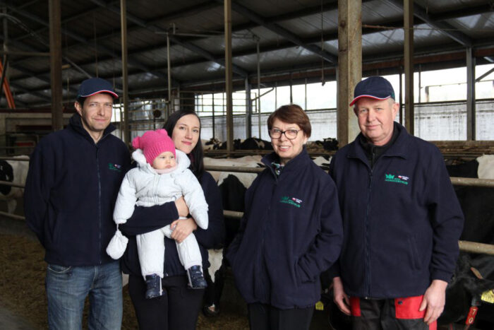 Adam Guzel, krowy mleczne, bydło mleczne, cielęta, jałówki, separat z gnojowicy, produkcja mleka, hodowcy bydła, TMR