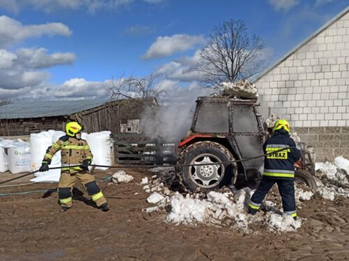 pożary w gospodarstwach, ciągniki w ogniu, Zakrzewek, Krasne, Psary Stare
