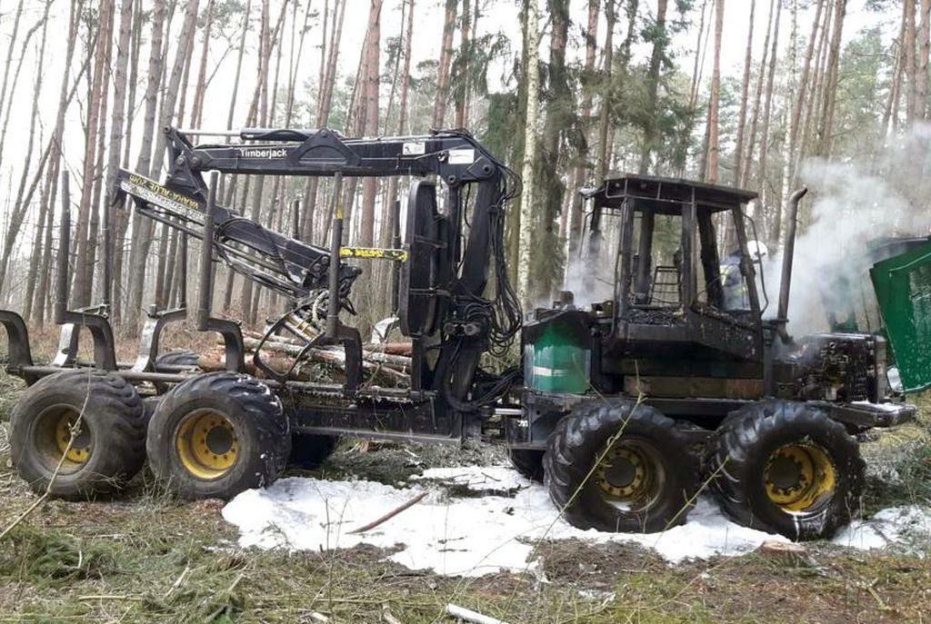Nadleśnictwo Trzciel, pożar forwardera, Policko, powiat międzyrzecki