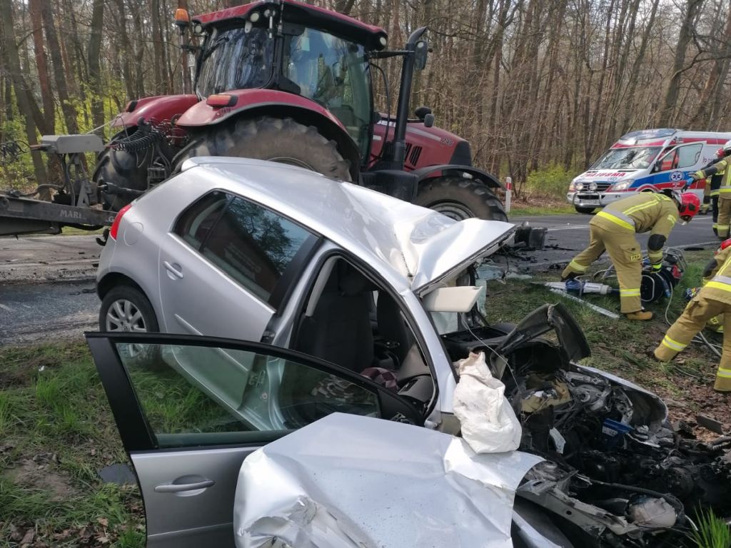 wypadki z udziałem ciągników rolniczych, wypadki na drogach, Ujazd, powiat grodziski, Kamil Sikorski