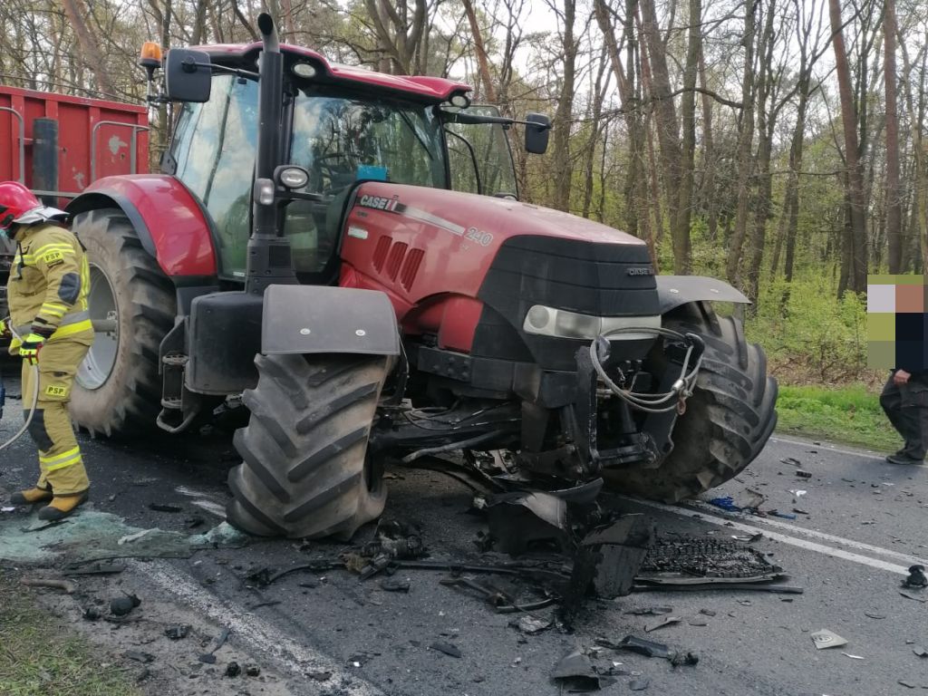 wypadki z udziałem ciągników rolniczych, wypadki na drogach, Ujazd, powiat grodziski, Kamil Sikorski