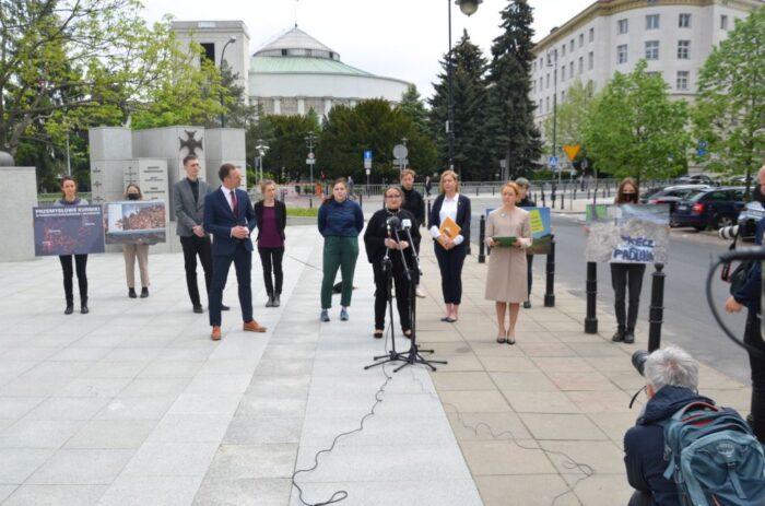 ustawa odorowa, produkcja żywności, fermy przemysłowe, Małgorzata Tracz, Hanna Gill-Piątek