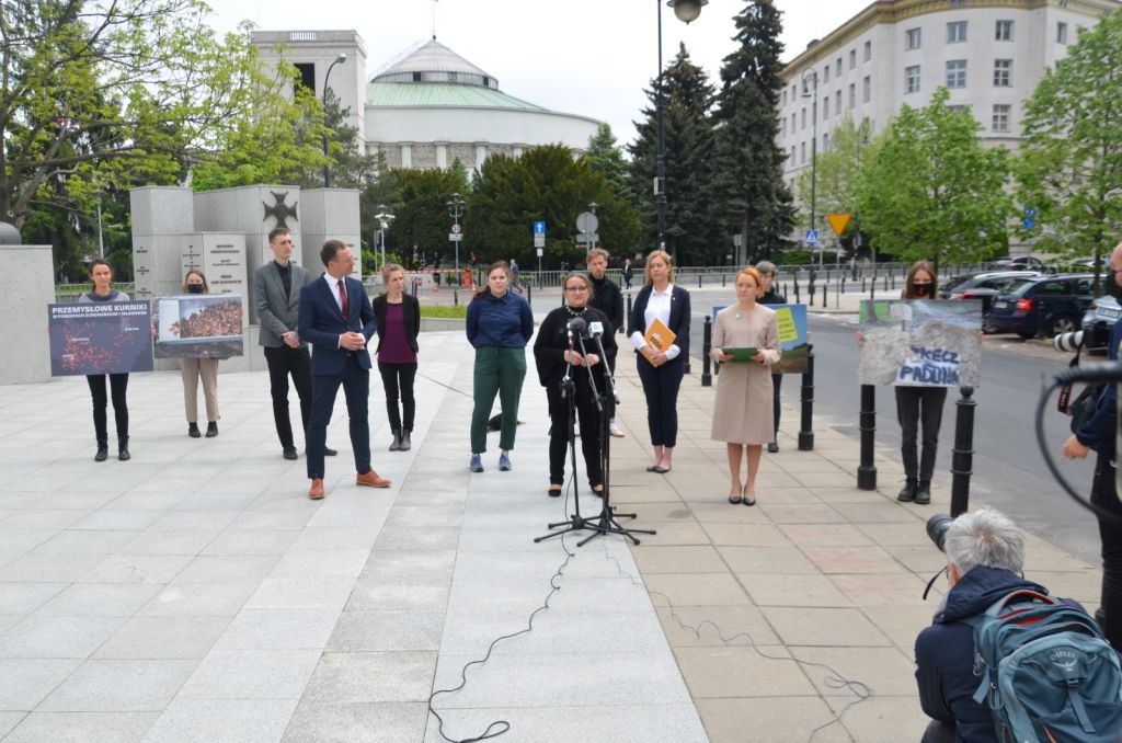 ustawa odorowa, produkcja żywności, fermy przemysłowe, Małgorzata Tracz, Hanna Gill-Piątek