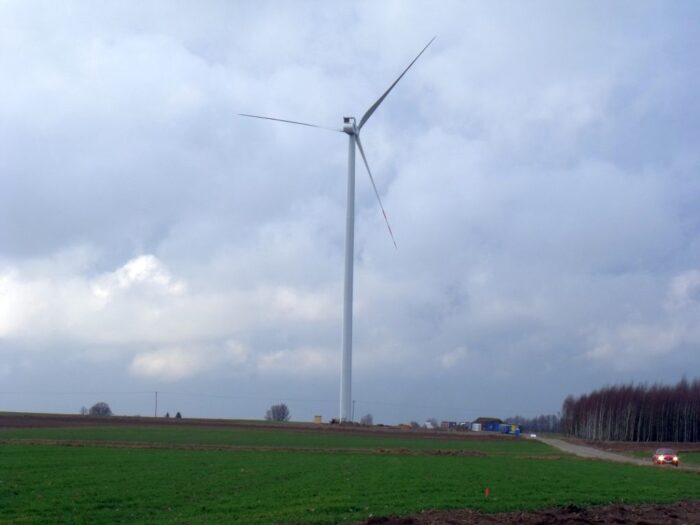 Dzierżawa ziemi pod wiatraki, powiat lipski, Mariusz Strąk, gmina wiejska Sienno