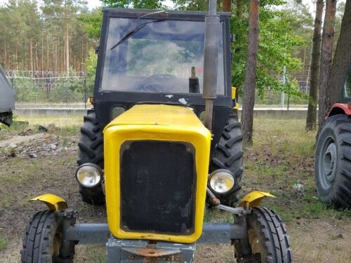 Agencja Mienia Wojskowego, ciągniki rolnicze, przetargi na sprzęt