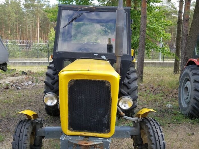 Agencja Mienia Wojskowego, ciągniki rolnicze, przetargi na sprzęt