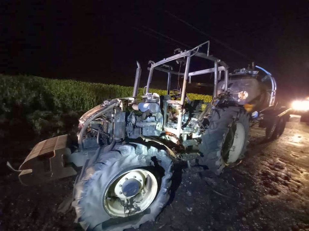 pozar ciągnika na drodze, Wierzchląd , powiat stargardzki, KP PSP Stargard