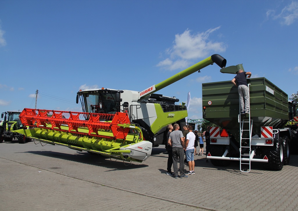 kombajny zbożowe Claas Lexion, Helmstorf, RPT, Rolniczy Przegląd Techniczny