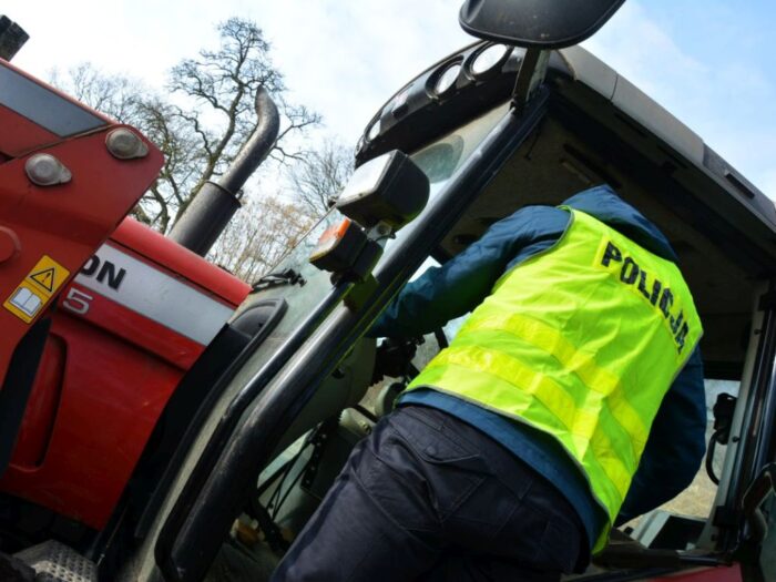 kradzież ciągnika Bielarus, Leśnictwo Cieszowa, Belarus 952.2