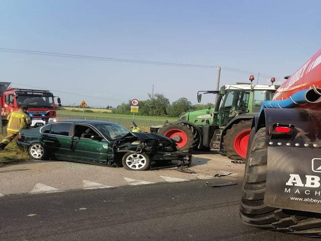 wypadek, bmw, ciągnik