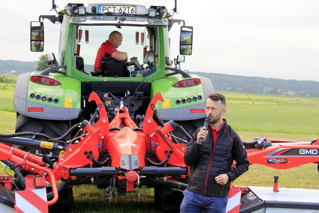 Farm Day, obora z robotami, zbiór zielonki, pokaz maszyn, Adam Warnke, DeLaval,