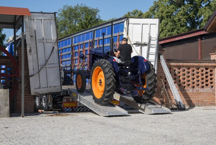 Muzeum Rolnictwa w Ciechanowcu, Hanomag AGR 38, Lanz Acker-Bulldog HN, Fordson E27N Major