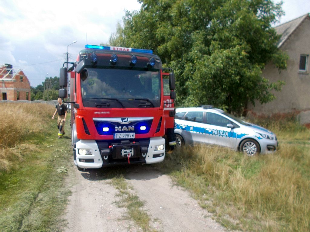 przyczepa przygniotła mężczyznę, Siemianowo, powiat gnieźnieński, KP PSP Gniezno