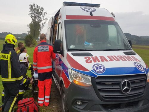 wypadki z udziałem dzieci, dzieci wypadły z łyżki ładowacza, Zagórze, powiat przysuski