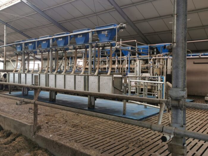 dni otwarte z Dairymaster, zwiedzanie obory, hala udojowa, dój krów, gospodarstwo rolne,