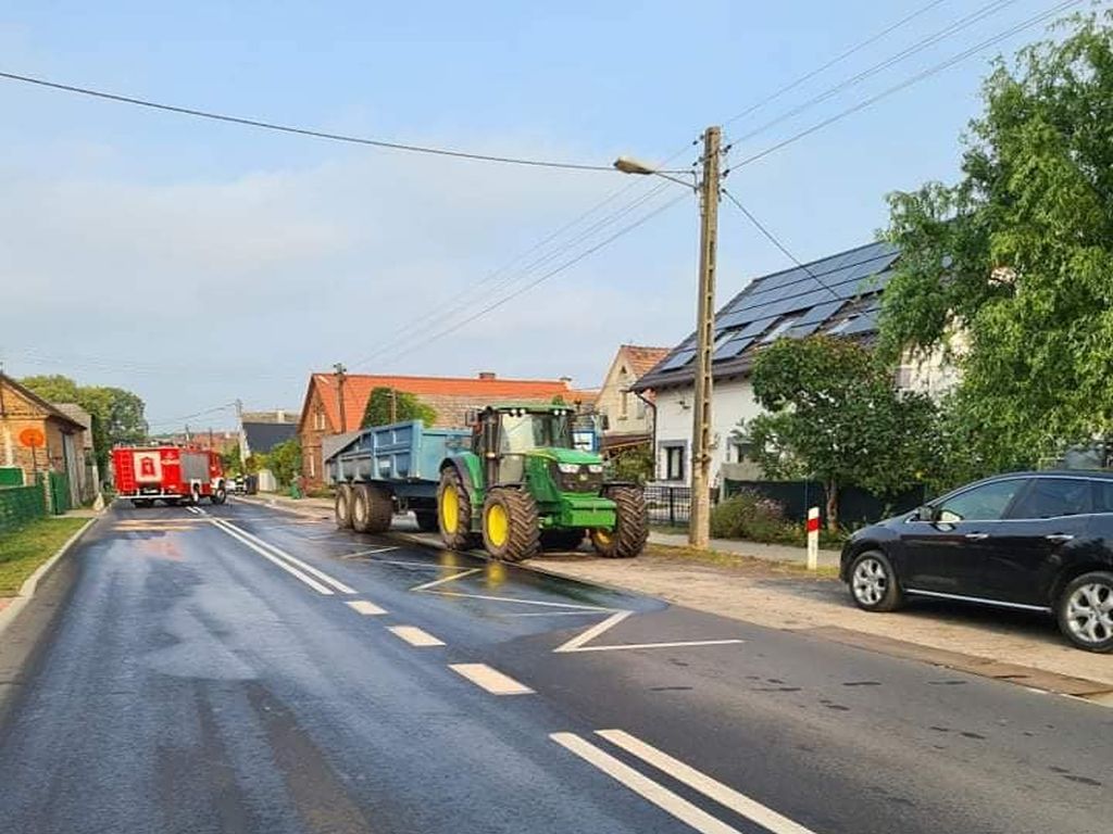 olej napędowy na drodze, wyciek paliwa z traktora, Lubogoszcz, powiat wschowski
