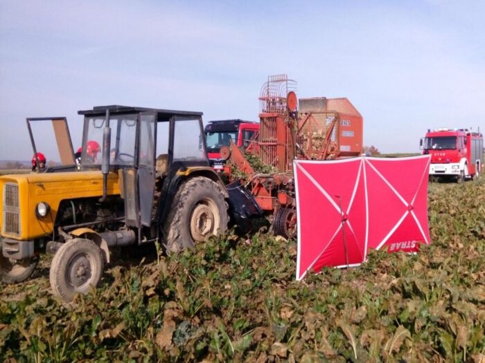 wypadek podczas wykopywania buraków, Rudniki, KP PSP Opatów, wypadki na polach