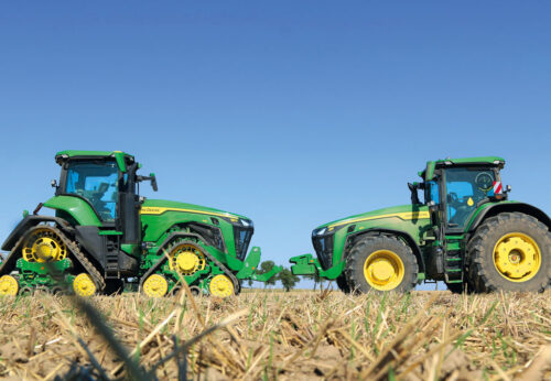 John Deere, ciągnik kołowy 8R, ciągniki gąsienicowe