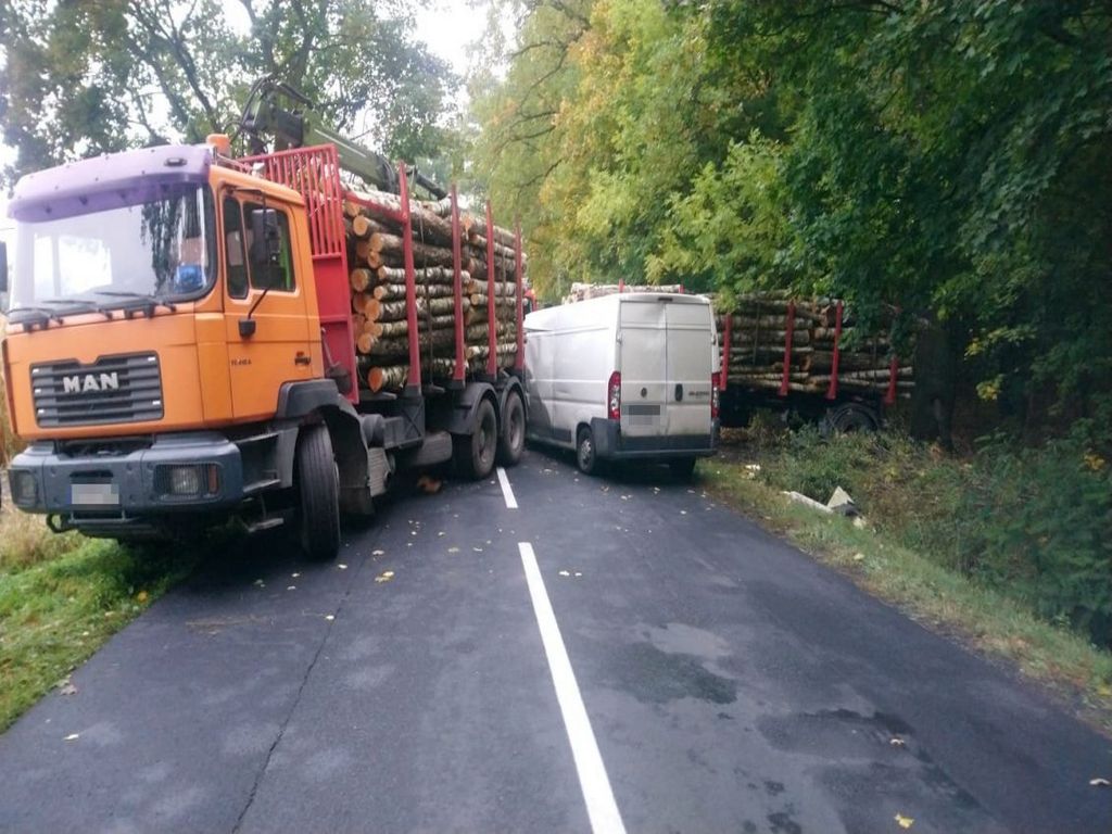 transport drewna, Dąbrowa Chełmińska, powiat bydgoski, KMP Bydgoszcz