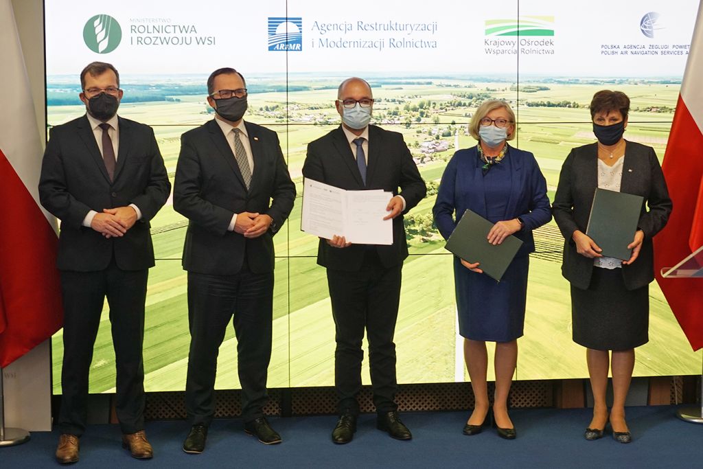 wykorzystania dronów w rolnictwie, Polska Agencja Żeglugi Powietrznej, ARiMR, KOWR