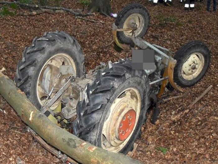 policja, zanieczyszczanie jezdni, ciągnik, mandat, prace polowe